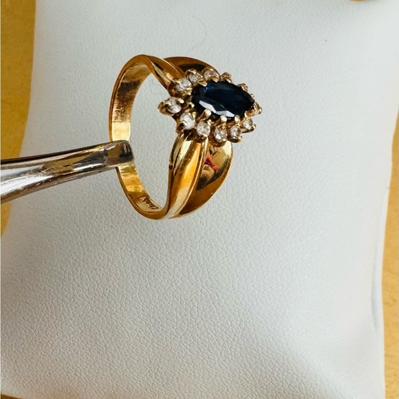 Jewelry - 14K Yellow Gold Sapphire Solitaire Halo Ring Cocktail size 7 wide shank